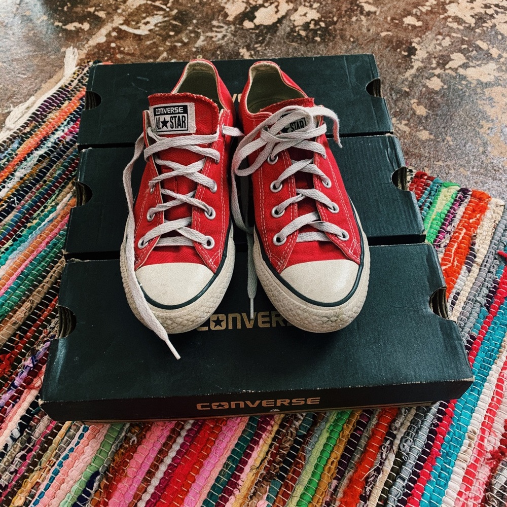 Low Top Chuck Taylor Converse
